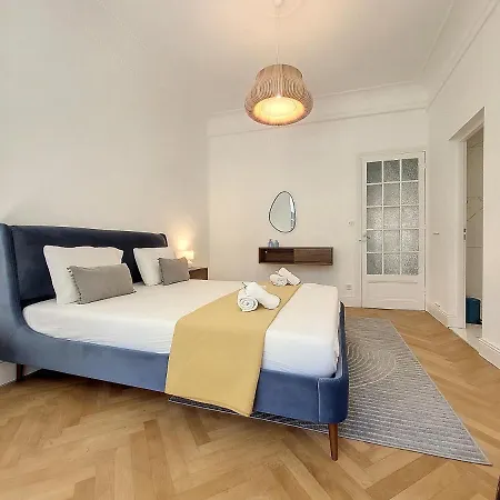 Nestor&jeeves - Standing Baquis - - Close Sea Apartment