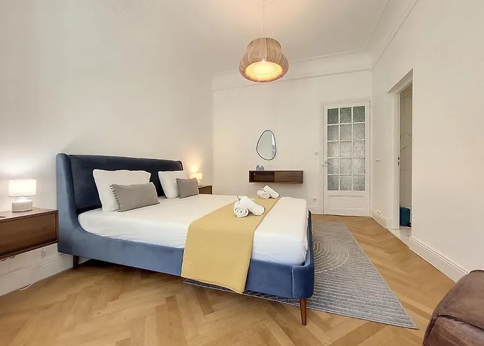 Nestor&jeeves - Standing Baquis - - Close Sea Apartamento